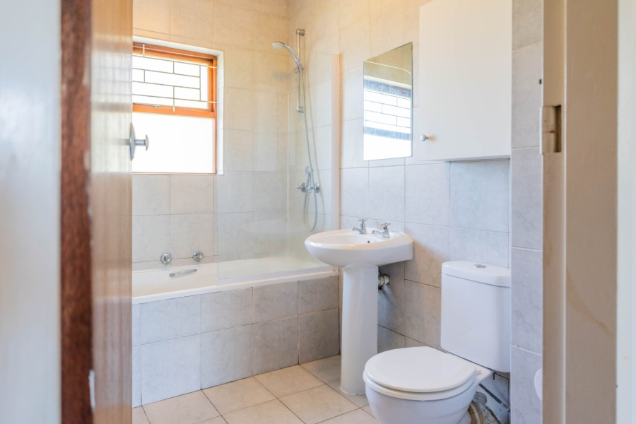 2 Bedroom Property for Sale in Rosebank Western Cape